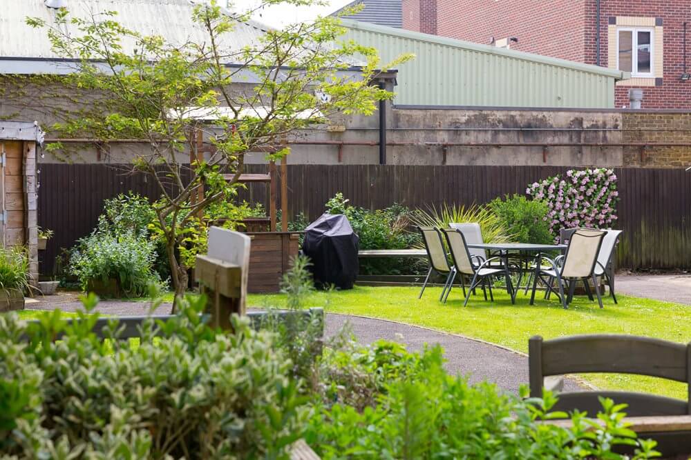 Amberley Lodge - Amberley Lodge garden 