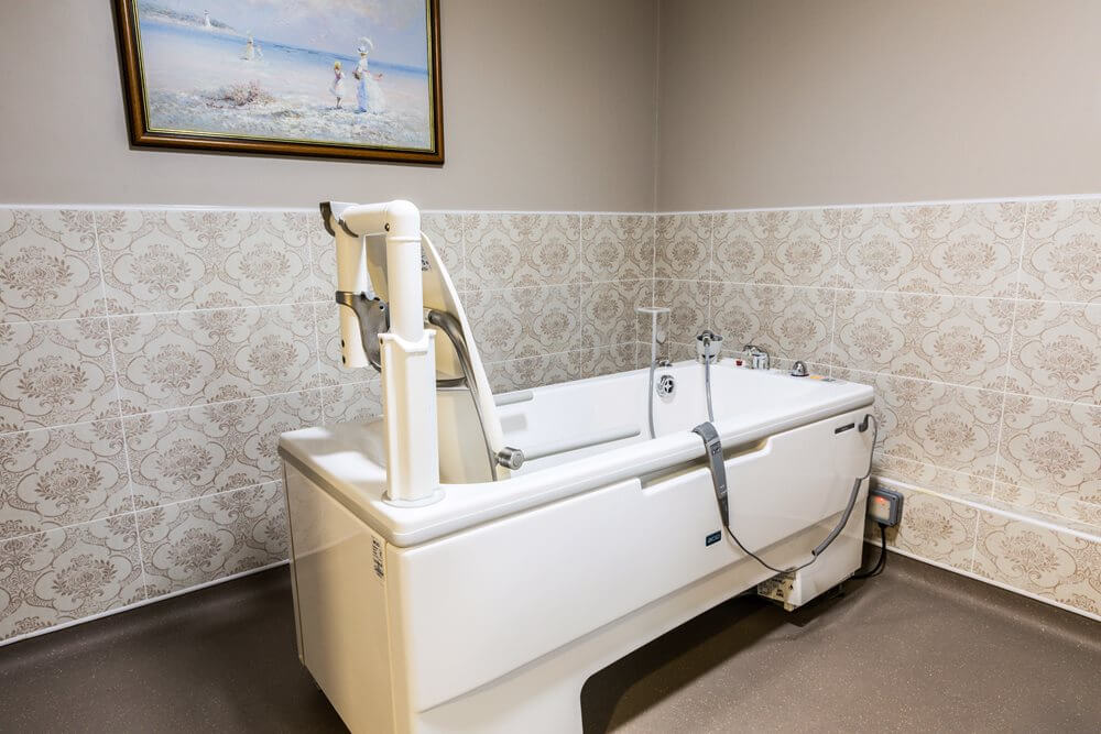 Armstrong House - Armstrong House bathroom 