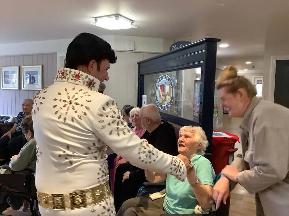 Britten Court - britten court Elvis 