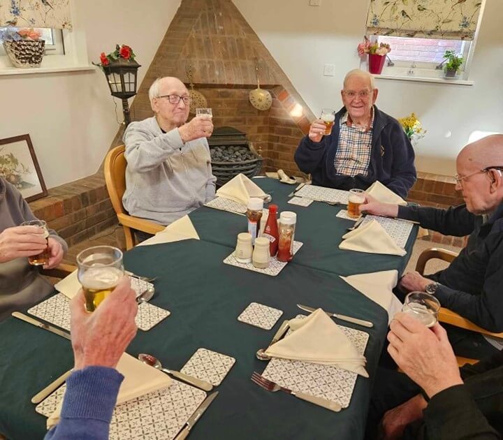 Broadwater Lodge - Broadwater gentlemen's club