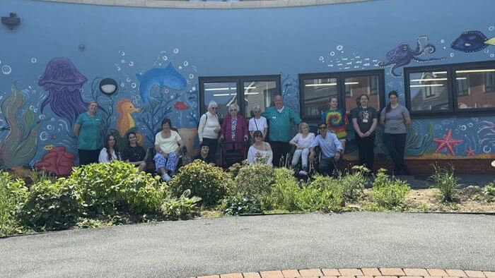 Cavell Court - Cavell Court Norwich mural partnership