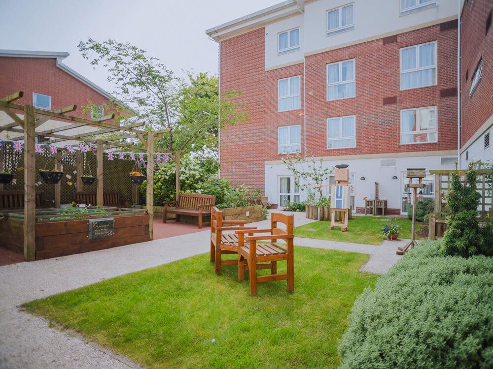 Chandler Court - Chandler Court EXT 2