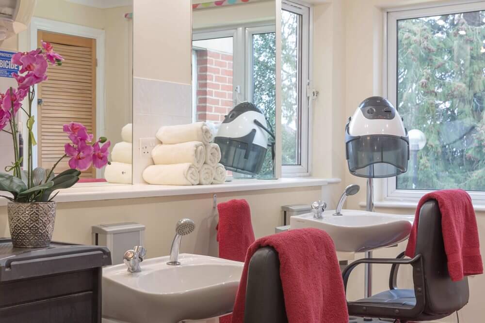 Clara Court - Clara Court salon