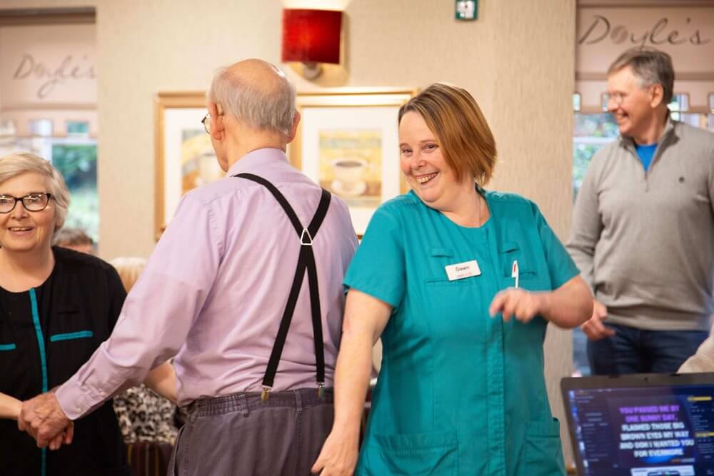 Colne View - Colne View dancing